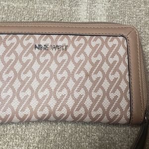 Nine West wallet